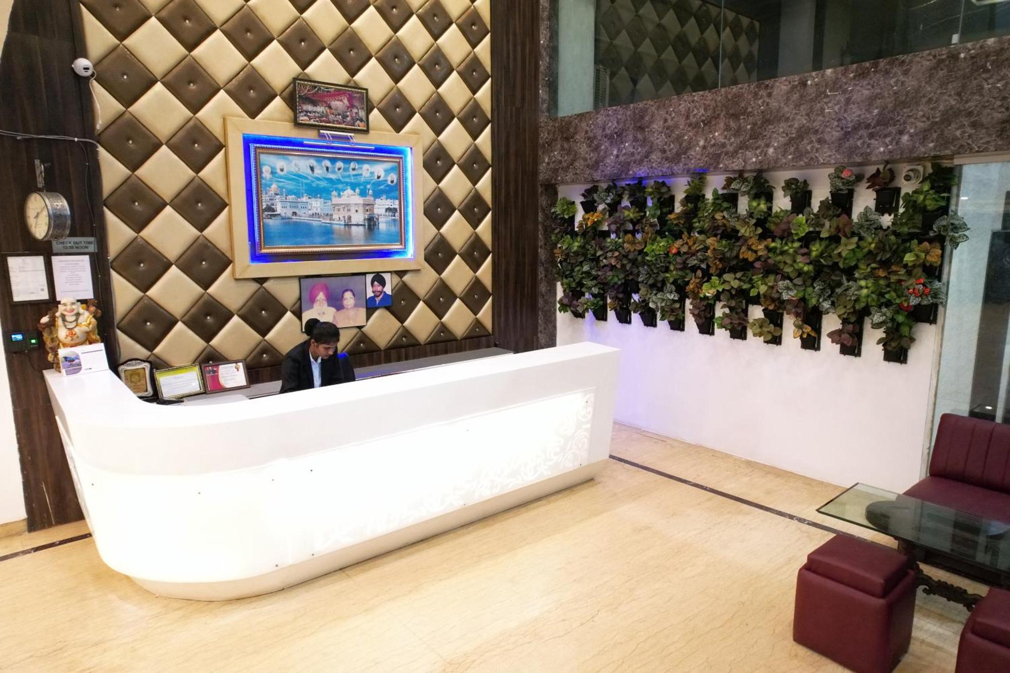 Sheetal International Hotel Rāipur Екстериор снимка